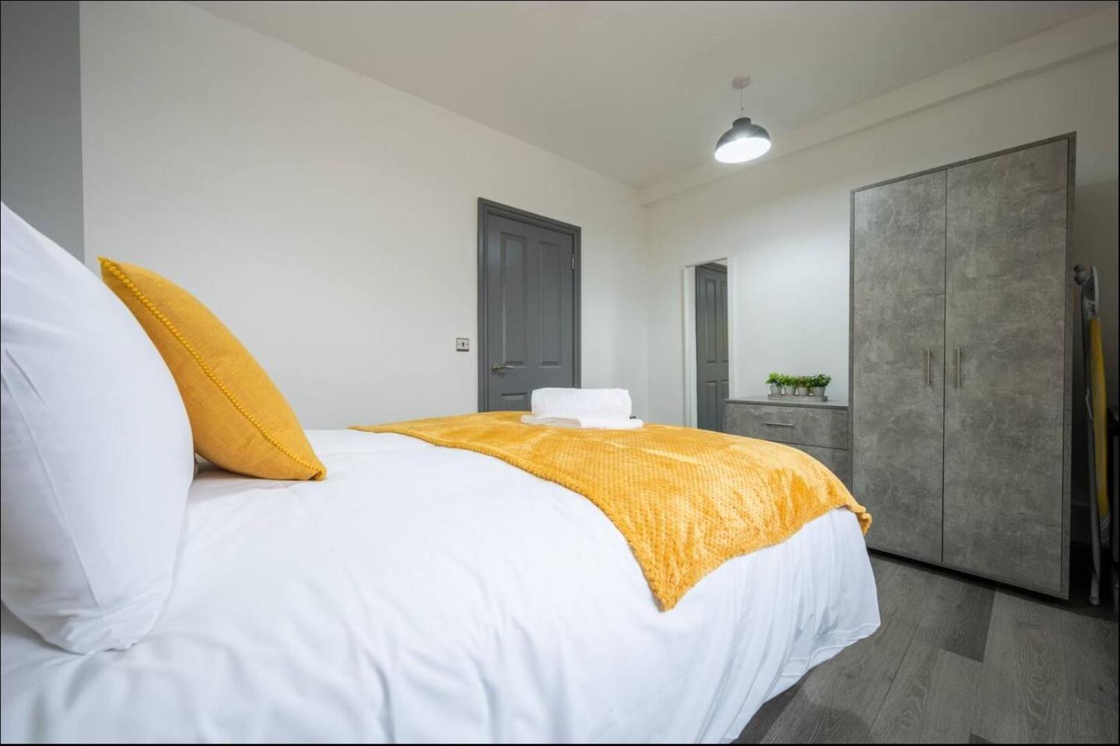 Stunning One Bedroom Apartments Near Shops & Central Cardiff Exteriér fotografie